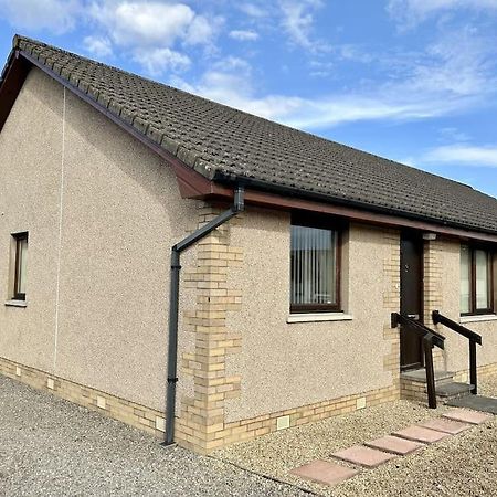 Cosy At Camden, Entire Bungalow Evanton Exteriör bild