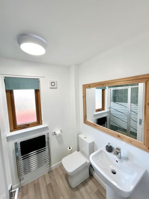 Cosy At Camden, Entire Bungalow Evanton Exteriör bild